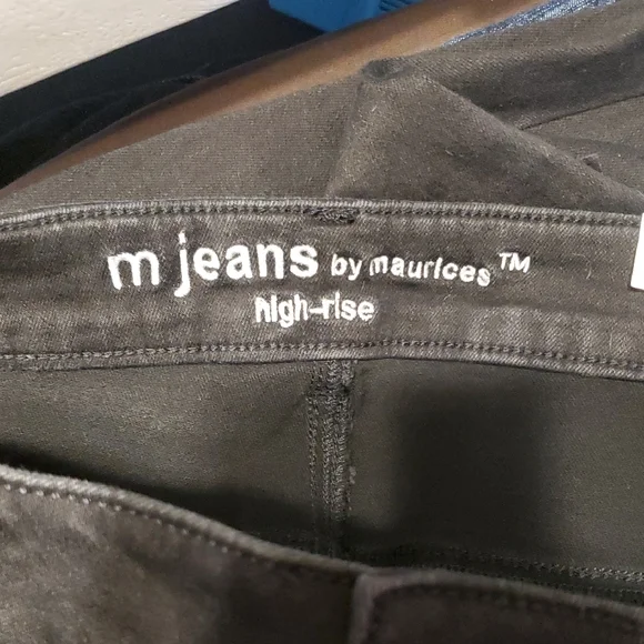 Plus size Women's Black Flare Jeans - Picture 6 of 6